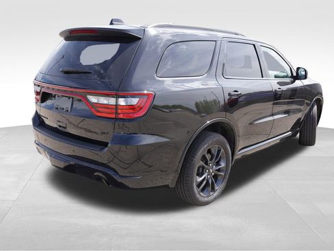 Used 2025 Dodge Durango GT AWD/4WD image 3