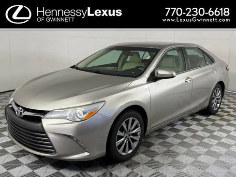 Used 2016 Toyota Camry XLE FWD image 1