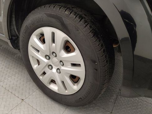 Used 2019 Dodge Journey SE image 31