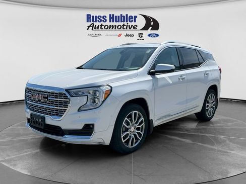 Used 2024 GMC Terrain Denali w/ Denali Premium Package AWD/4WD image 1