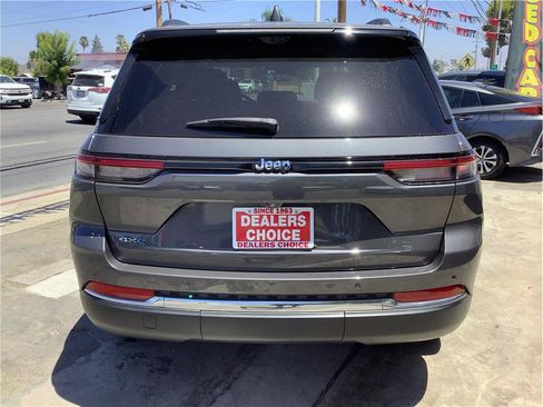 Used 2022 Jeep Grand Cherokee Limited 4xe w/ Luxury Tech Group II AWD/4WD image 5
