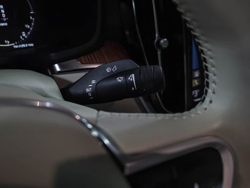 Used 2022 Volvo S60 T8 R-Design Expression w/ Advanced Package image 22