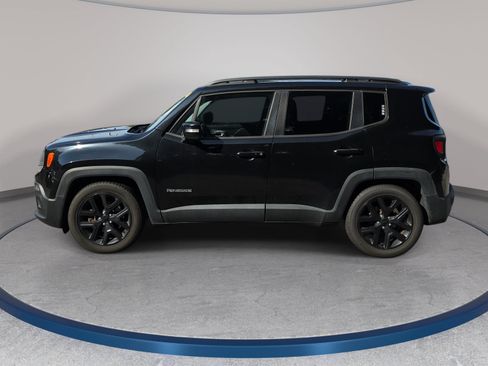 Used 2017 Jeep Renegade Altitude FWD image 3