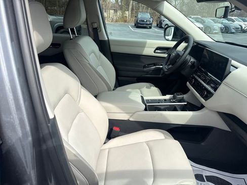 New 2026 Nissan Pathfinder SL FWD image 30