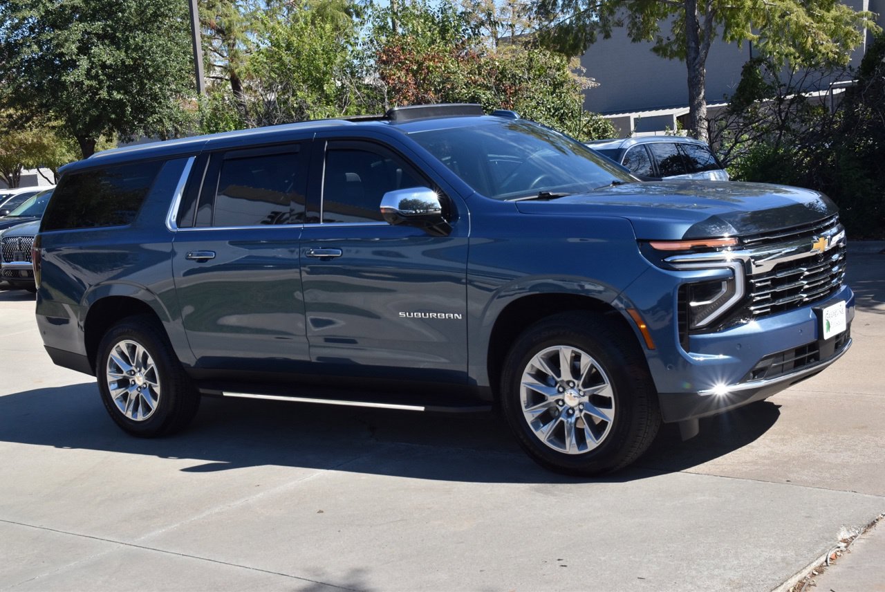 Used 2026 Chevrolet Suburban Premier RWD image 5