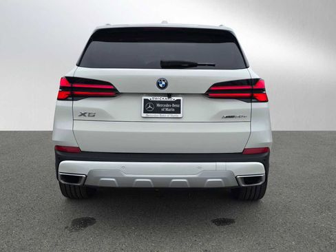 Used 2024 BMW X5 xDrive50e image 4