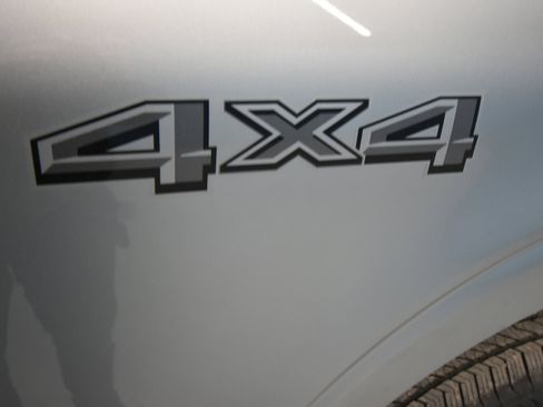 New 2025 Ford F150 Lariat w/ Equipment Group 502A High image 34