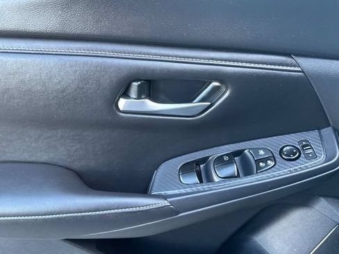 Certified 2025 Nissan Sentra SV FWD image 11