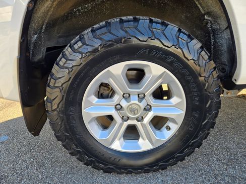 Used 2017 Toyota 4Runner SR5 Premium image 28