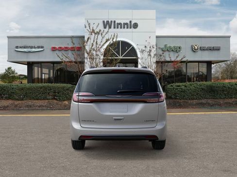 New 2026 Chrysler Pacifica Limited w/ S Appearance Package FWD image 7