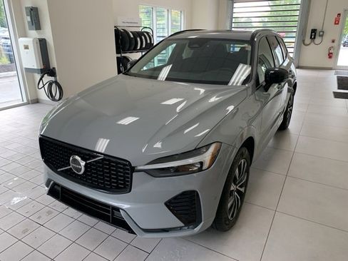 Certified 2024 Volvo XC60 B5 Plus image 1