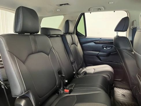 Used 2025 Honda Pilot EX-L image 13