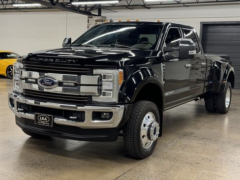 Used 2019 Ford F450 King Ranch w/ King Ranch Ultimate Package AWD/4WD image 3