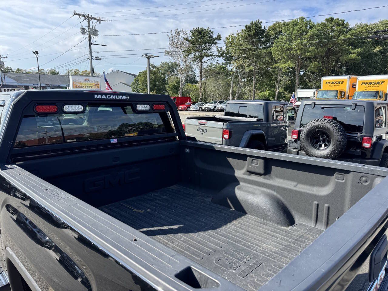 Used 2019 GMC Sierra 2500 SLT w/ Duramax Plus Package AWD/4WD image 8