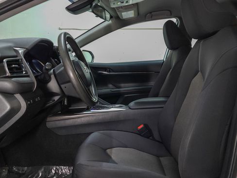 Used 2021 Toyota Camry LE image 34