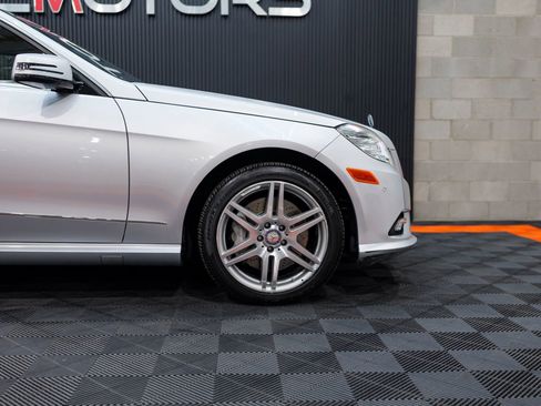 Used 2010 Mercedes-Benz E 550 4MATIC Sedan image 13