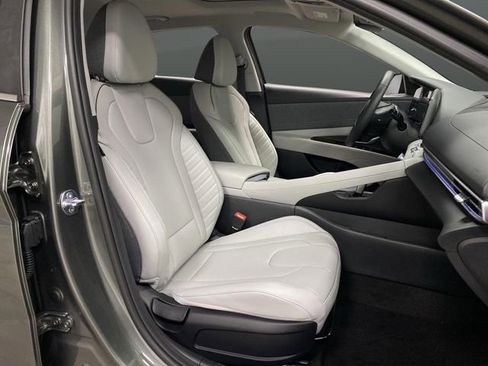 New 2026 Hyundai Elantra Limited image 31