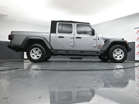 Used 2020 Jeep Gladiator Sport w/ Quick Order Package 24S AWD/4WD image 38
