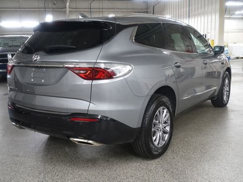 Used 2024 Buick Enclave Essence image 6