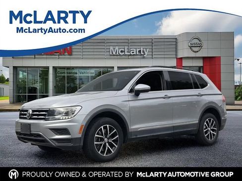Used 2021 Volkswagen Tiguan SE FWD image 1