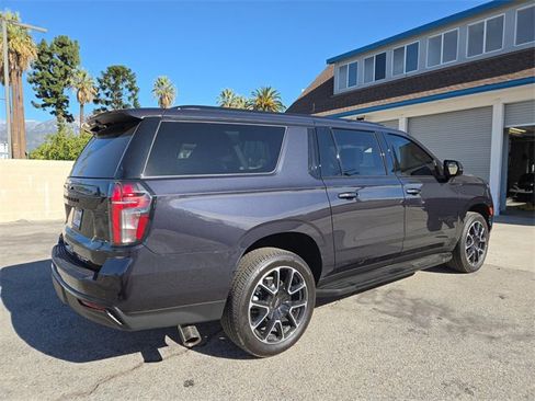 Used 2024 Chevrolet Suburban RST w/ Luxury Package image 3