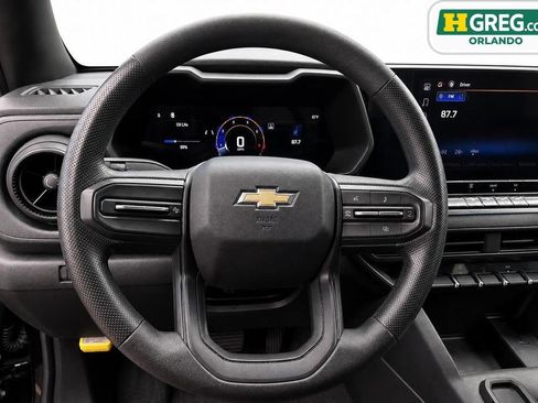 Used 2024 Chevrolet Colorado W/T RWD image 13