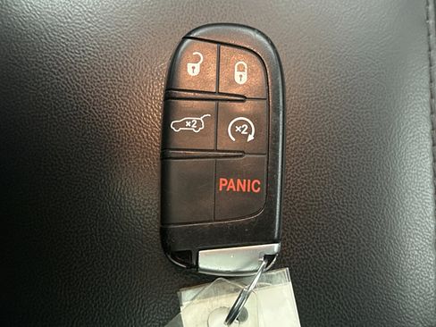 Used 2019 Jeep Grand Cherokee Limited w/ Luxury Group II image 10