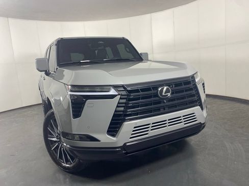 Used 2026 Lexus GX 550 w/ Accessory Package (2T) AWD/4WD image 5