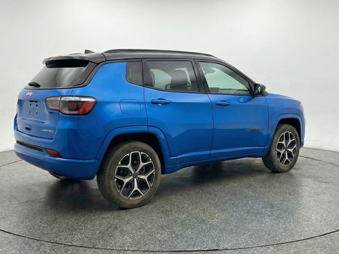 Used 2025 Jeep Compass Limited image 9