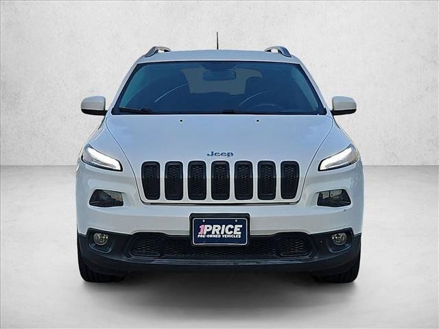 Used 2018 Jeep Cherokee Latitude FWD image 2