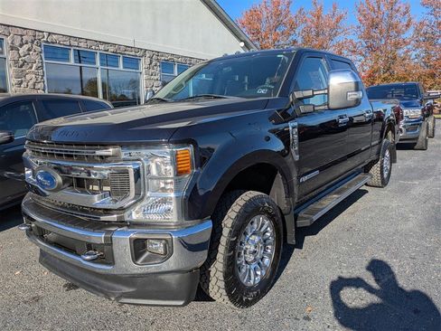 Used 2022 Ford F250 XLT w/ XLT Premium Package image 2