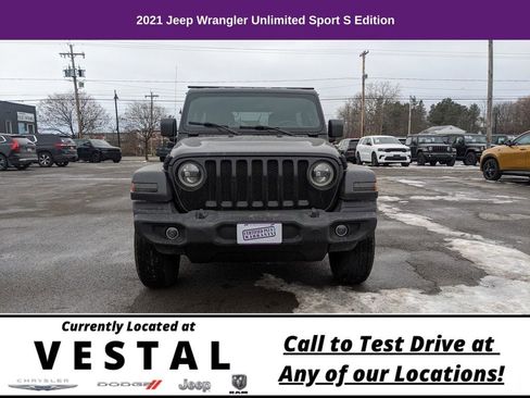 Used 2021 Jeep Wrangler Unlimited Sport AWD/4WD image 7
