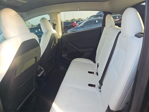 Used 2023 Tesla Model Y Performance AWD/4WD image 19