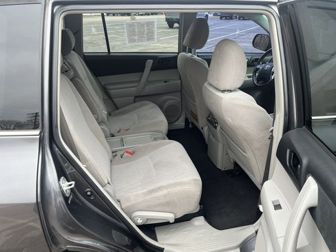 Used 2013 Toyota Highlander 4WD V6 w/ Cold Weather Pkg image 14