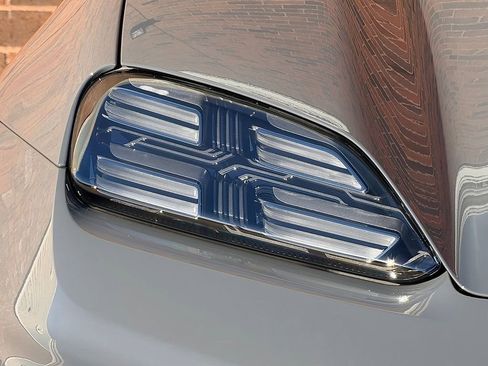 New 2025 Porsche Macan Electric RWD image 12