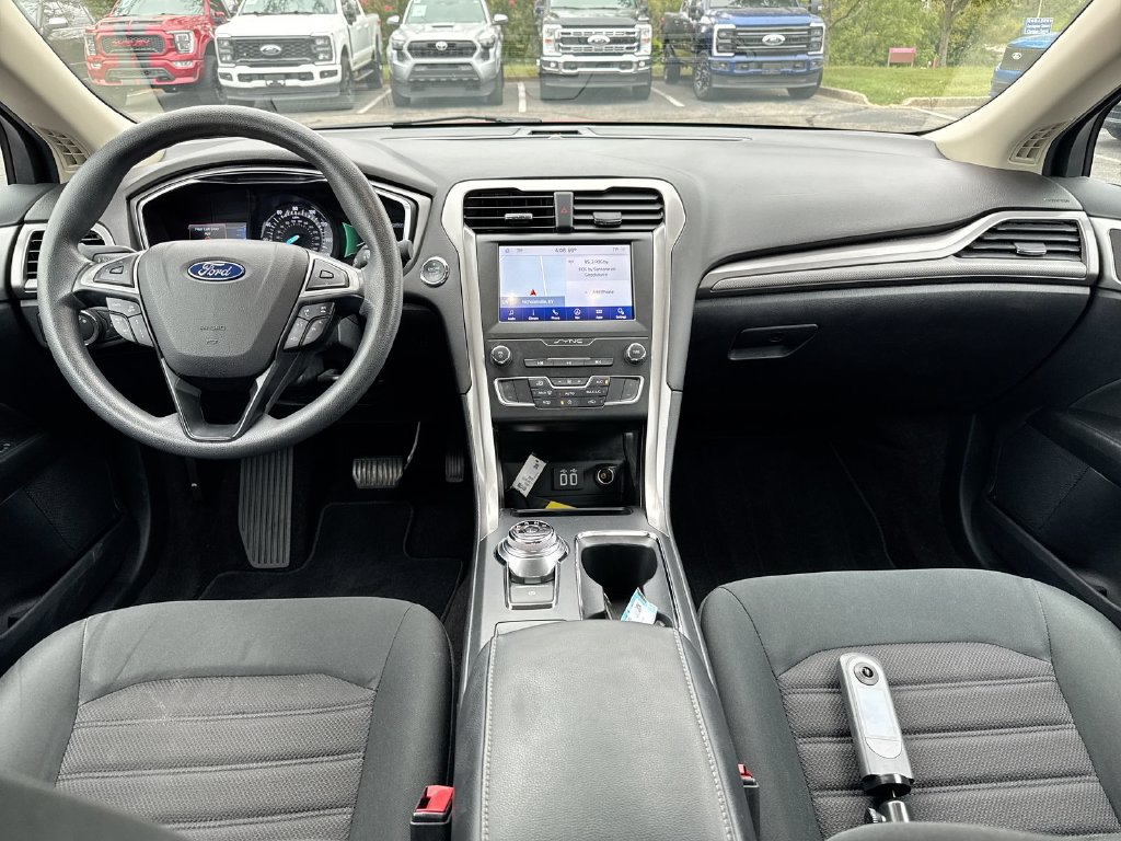 Used 2020 Ford Fusion SE FWD image 10