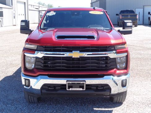 Used 2024 Chevrolet Silverado 2500 LT w/ Convenience Package AWD/4WD image 3