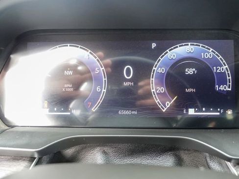 Used 2022 Jeep Grand Cherokee Limited image 15