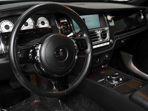 Used 2017 Rolls-Royce Wraith RWD image 42