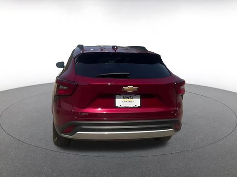 Used 2025 Chevrolet Trax LT image 12