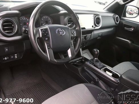 Used 2020 Toyota Tacoma TRD Sport image 13