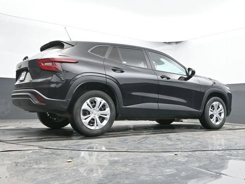 Used 2024 Chevrolet Trax LS image 44