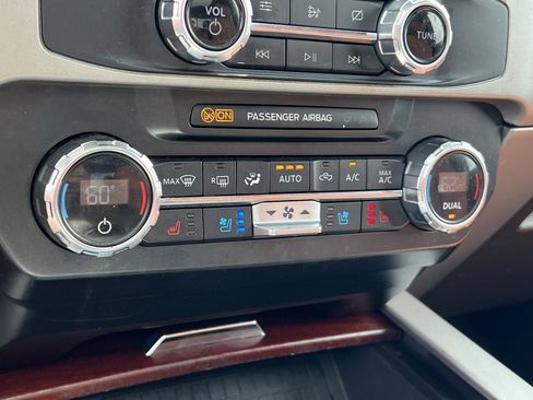 Used 2022 Ford F350 King Ranch w/ King Ranch Ultimate Package AWD/4WD image 21