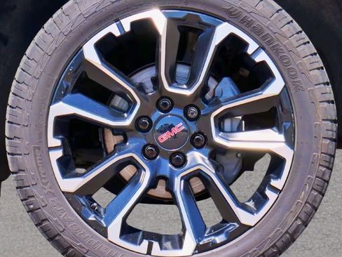 Used 2023 GMC Yukon XL Denali AWD/4WD image 7