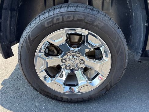 Used 2019 RAM 1500 Big Horn AWD/4WD image 11