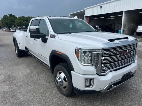 Used 2023 GMC Sierra 3500 Denali w/ Denali Ultimate Package AWD/4WD image 2