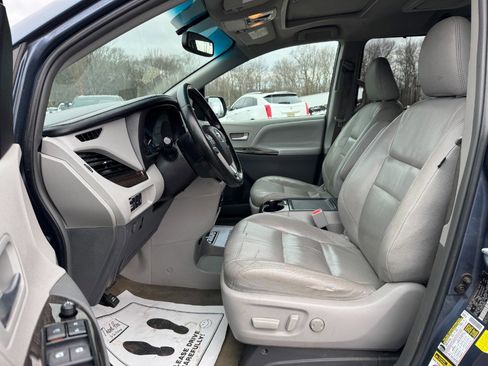 Used 2015 Toyota Sienna XLE Premium image 15