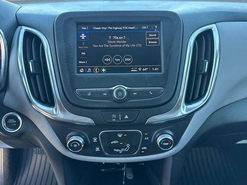 Used 2022 Chevrolet Equinox LS w/ LS Convenience Package image 29