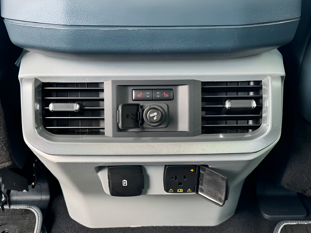 Used 2023 Ford F150 Limited AWD/4WD image 39