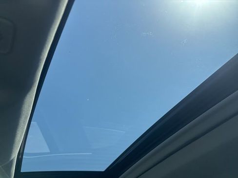 Used 2025 Toyota Highlander XLE image 36